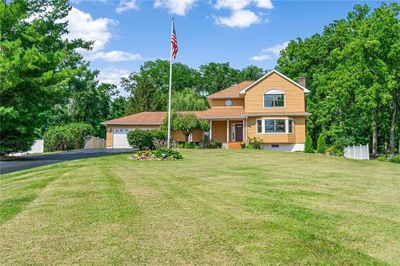 2548 Lower Lake Road, Lakefront home with pool