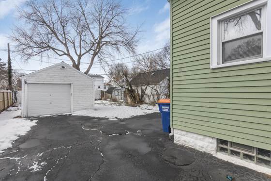 443 Crossfield Road, photo 5