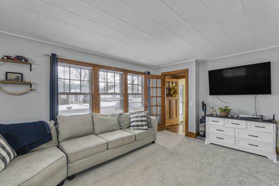 443 Crossfield Road, photo 9