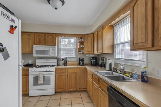 443 Crossfield Road, photo 13