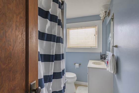 443 Crossfield Road, photo 17