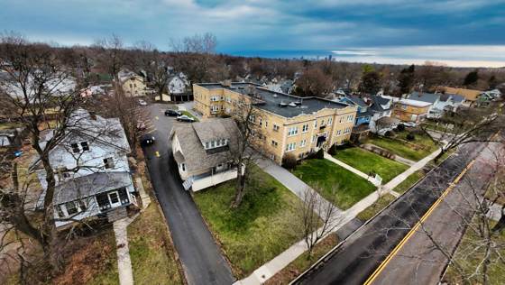 504 Brooks Ave, aerial photo 1